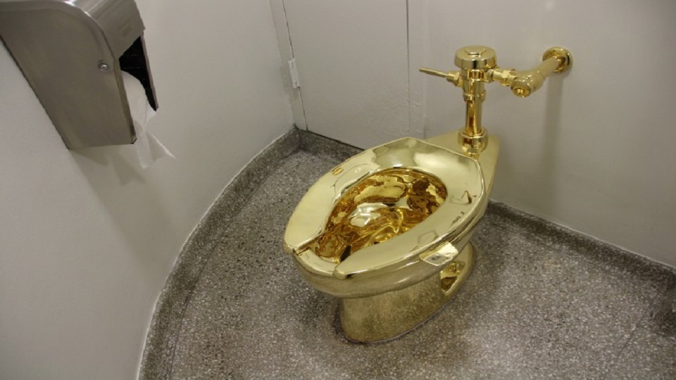 Gold toilet stolen in Blenheim Palace burglary FBC News