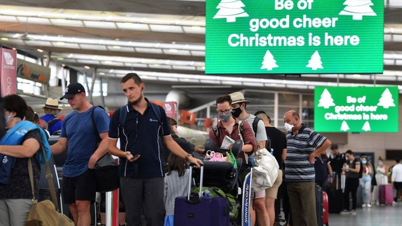 Victoria toughens border restrictions to curb outbreak ...