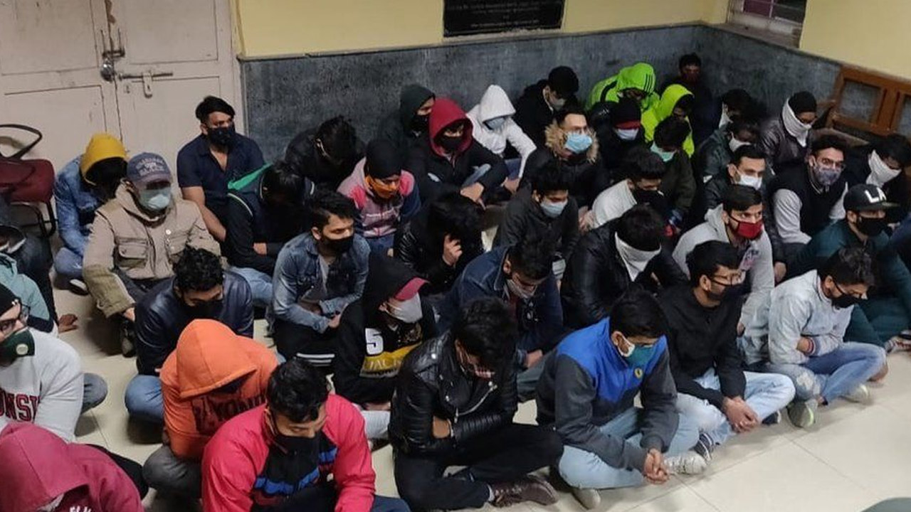 India arrests dozens over call centre ‘drug cartel’ scam – FBC News
