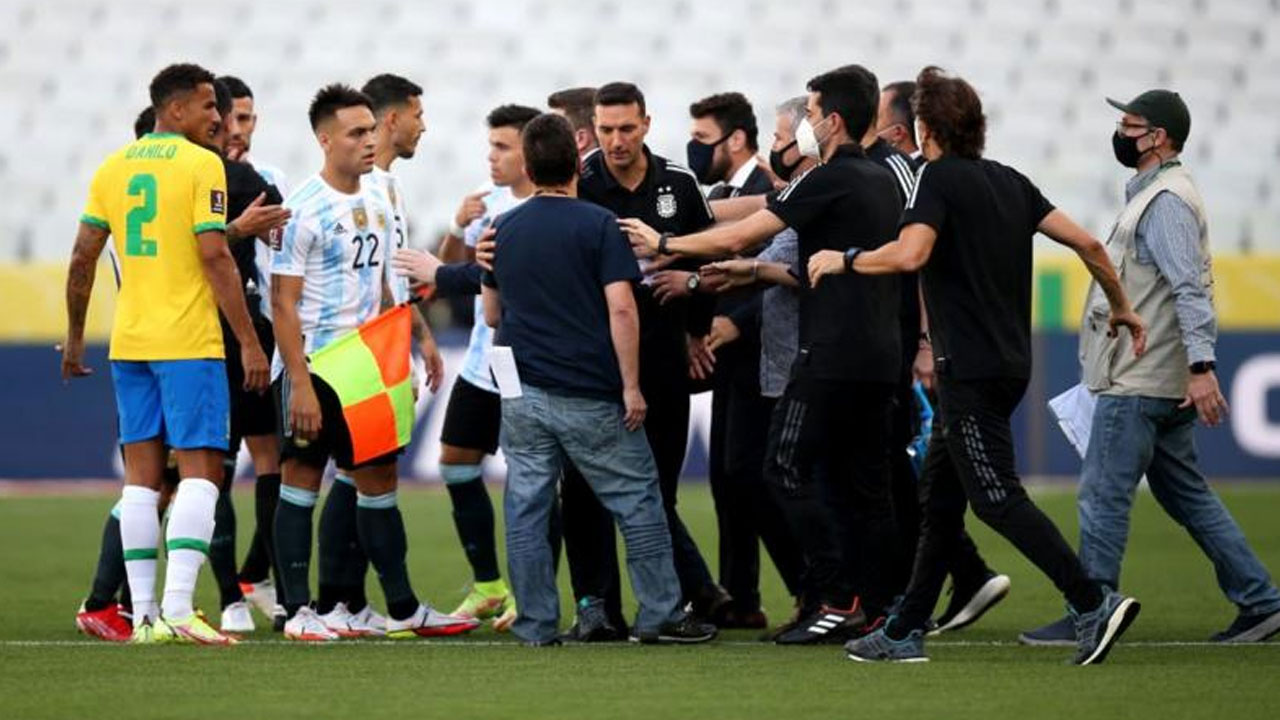 Argentina hand Brazil third straight loss after crowd trouble at Maracana