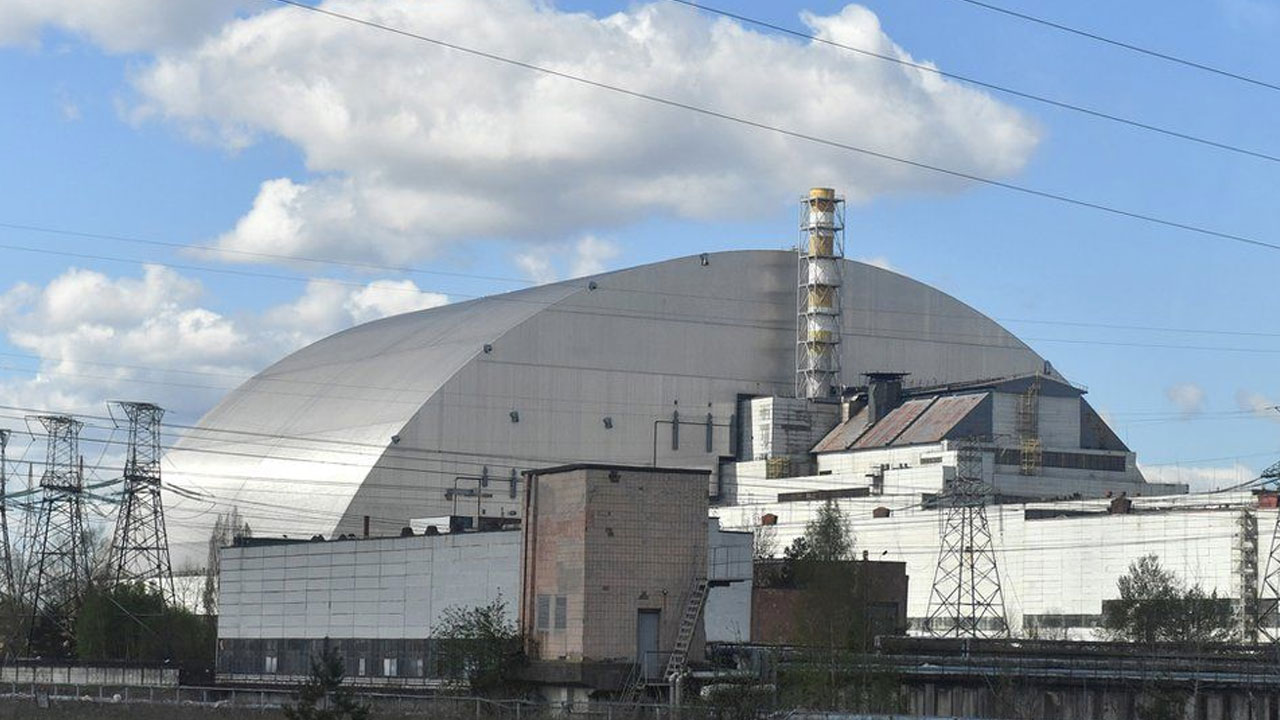 чаэс 2022 украина. саркофаг чернобыльской аэс 2021. аэс припять 2021. атомная электростанция чернобыль сейчас в 2022. станция чаэс чернобыль.