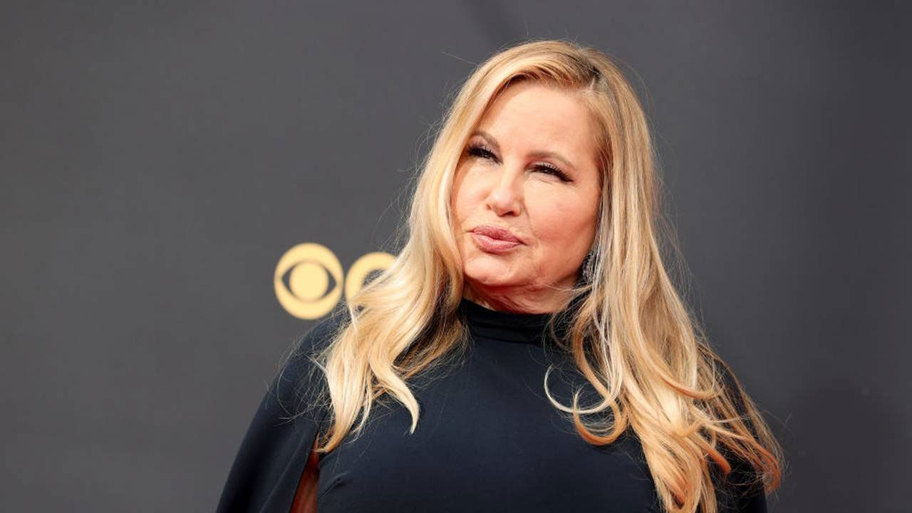 Legally Blondes Jennifer Coolidge reveals the truth about bend and snap  pic picture