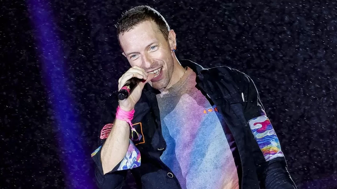 Photo of Coldplay pospone shows en Brasil por enfermedad de Chris Martin – FBC News