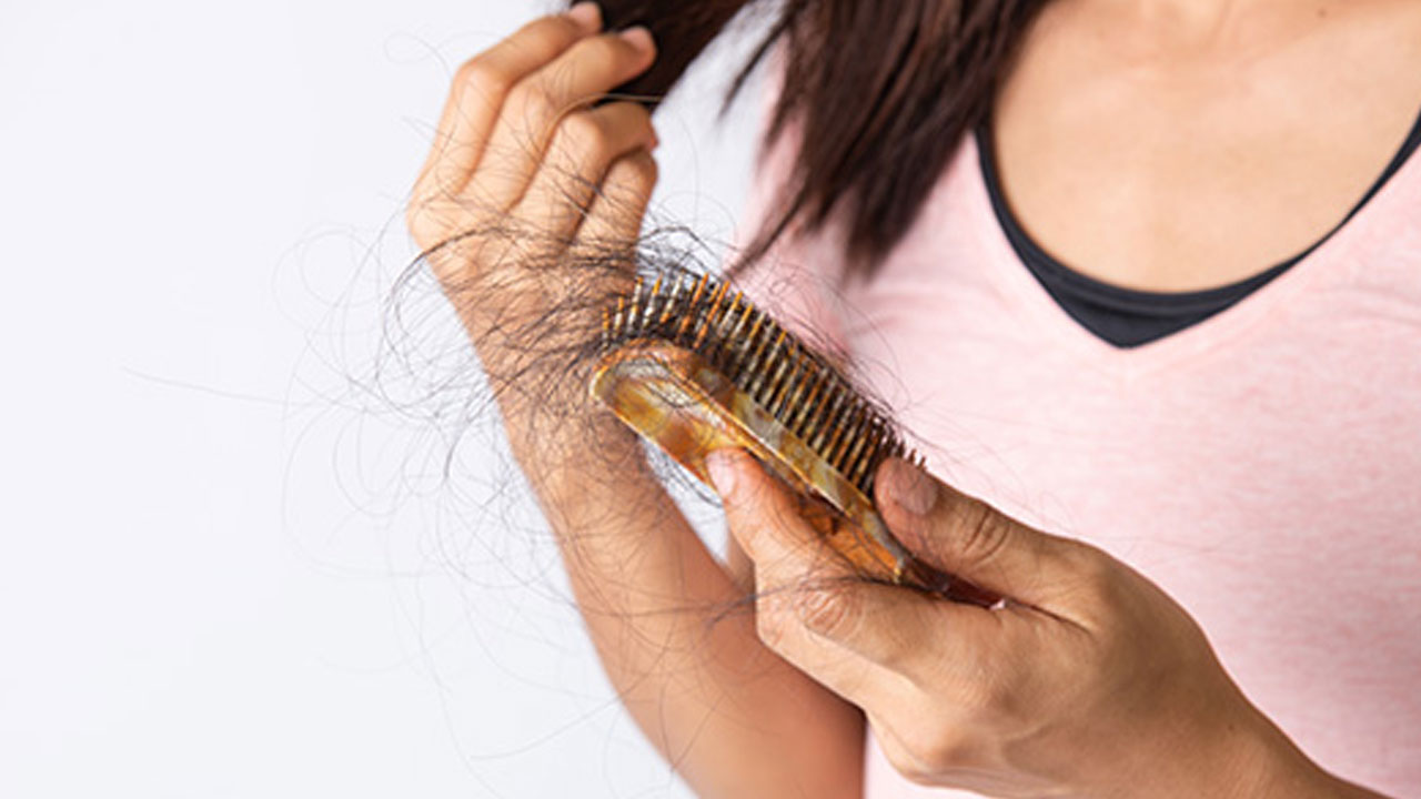 Reasons For Hair Loss Due To Cancer Treatment Here Are 5 Doctor Verified  Home Remedies To Cope Up  Onlymyhealth