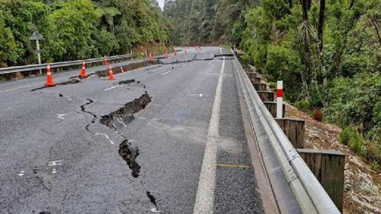 Aerial footage shows massive slips impacting Auckland homes FBC News