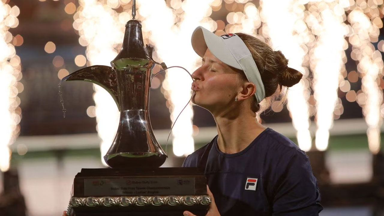 Dominant Swiatek claims first Dubai Tennis Championships final spot against Krejcikova