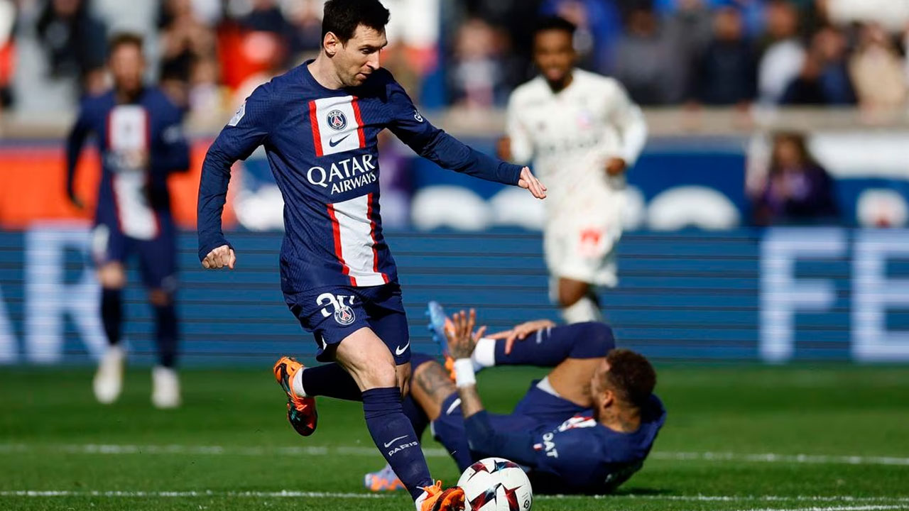 Sublime Messi free kick earns PSG 4-3 win over Lille – FBC News Sublime Messi free kick earns PSG 4-3 win over Lille – FBC News