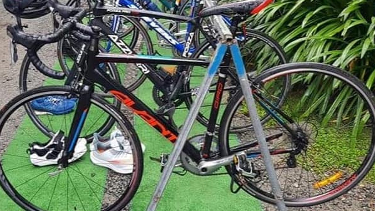 Police search for stolen bike pic
