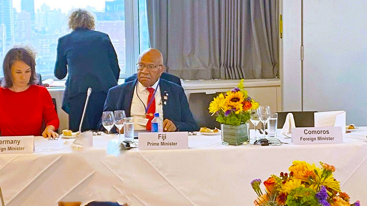 Le premier ministre assiste à la table ronde – FBC News Le premier ministre assiste à la table ronde – FBC News