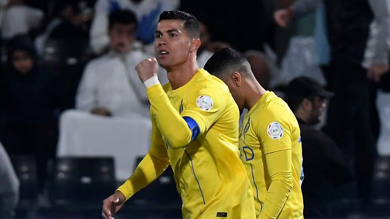 Ronaldo criticised for appearing to make obscene gesture in Saudi league  game – FBC News