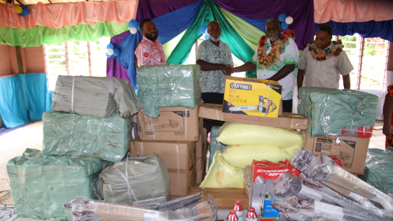 Ra growers receive farming tools