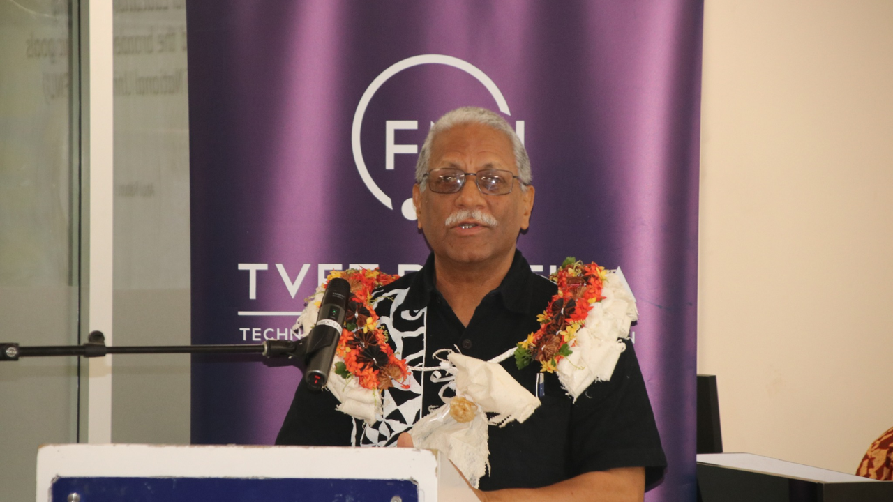 Professor Raturi calls for urgent shift to renewables